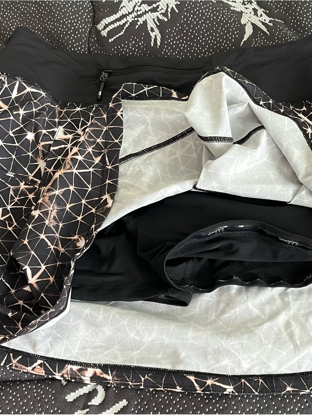 Lululemon Black Geometric Print Skirt - Picture 6 of 6